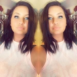 Meet your Posher, Brenna